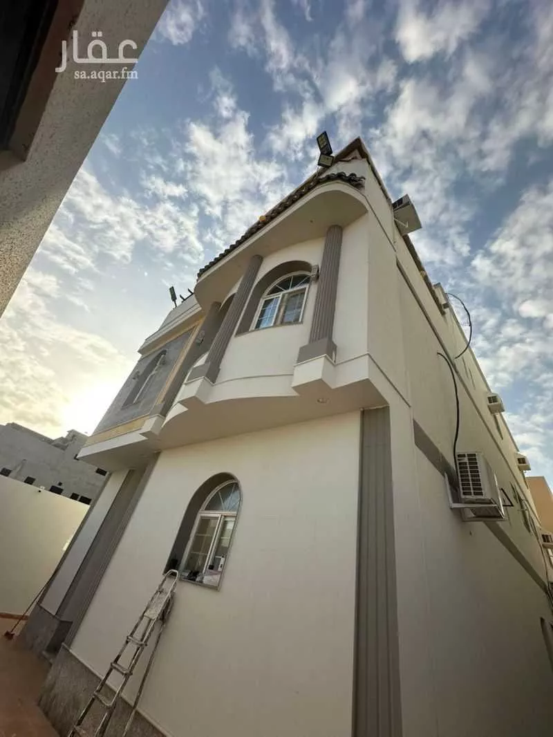 شقة 9 غرف في الزمرد 3