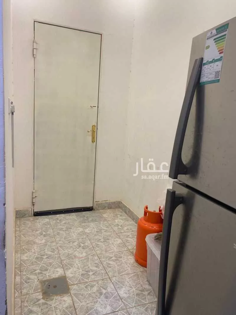 فيلا 9 غرف في العريجاء الغربية 3