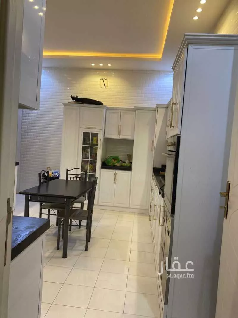 فيلا 9 غرف في العريجاء الغربية 5