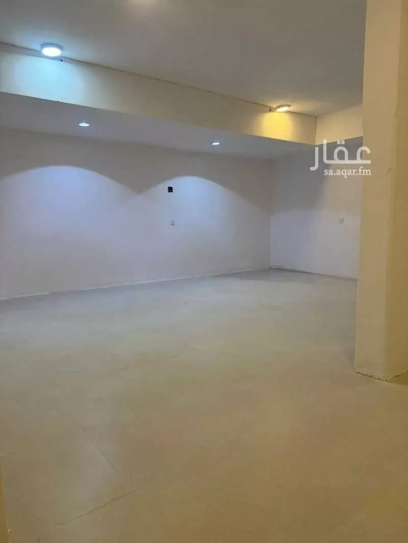 عمارة 600 م² في الورود 4