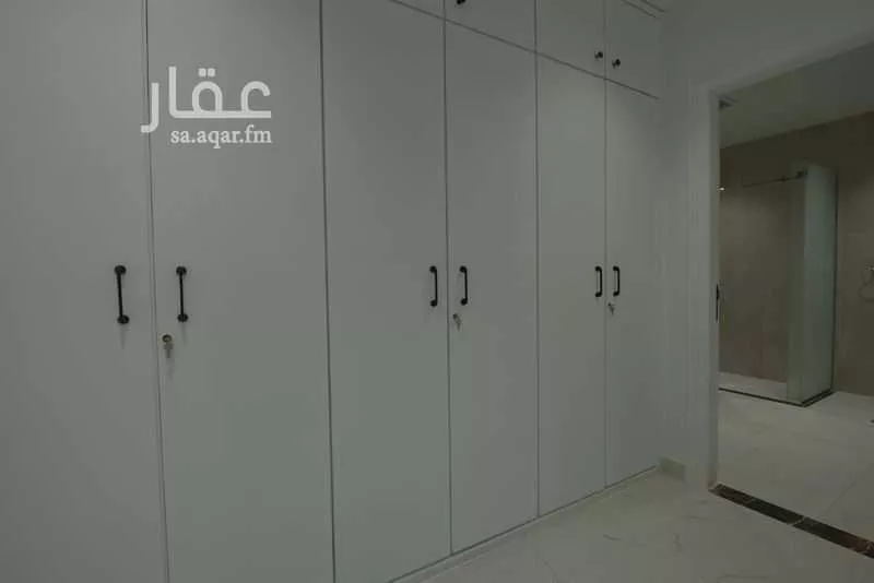 شقة 5 غرف في العليا 20