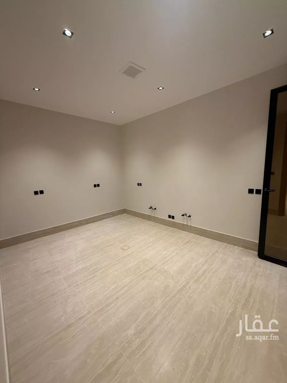 فيلا 8 غرف في المهدية 9