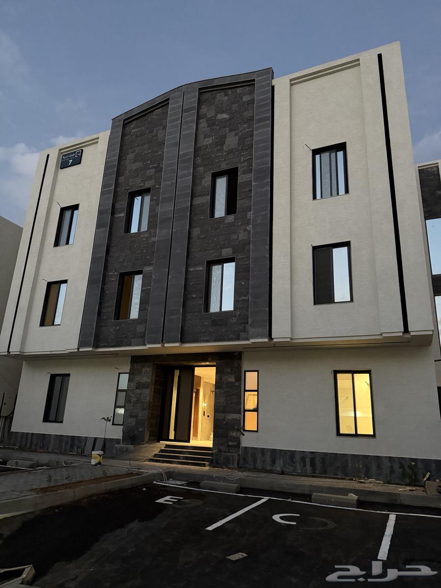 شقة 5 غرف في العاقول 1