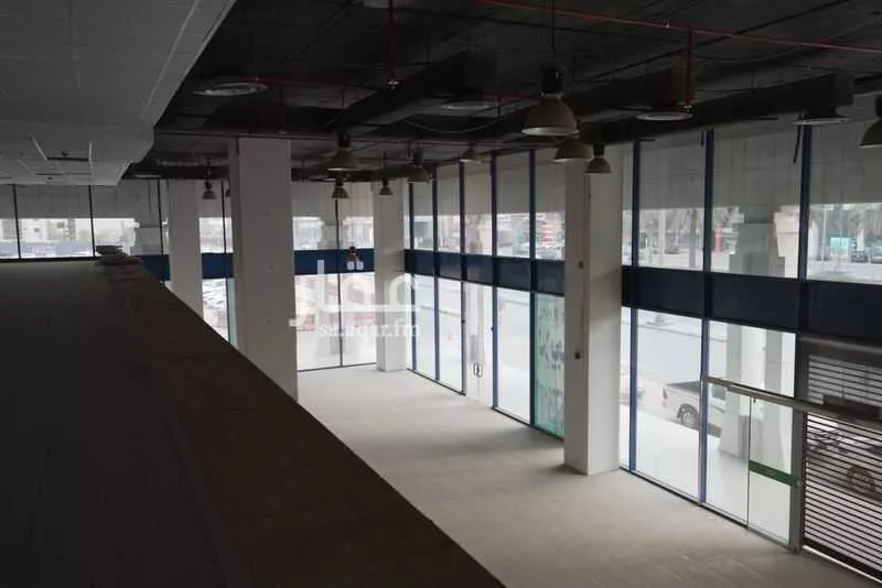 1650 sqm shop in Al Olaya 20
