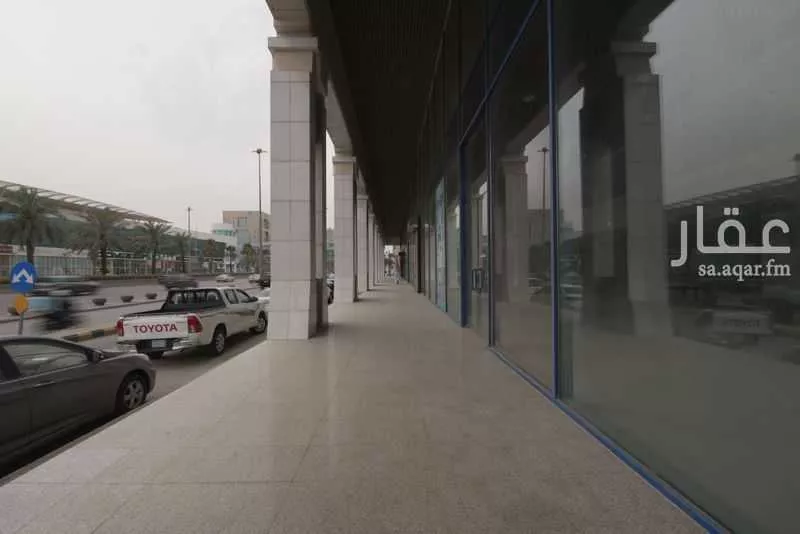 محل 1650 م² في العليا 3