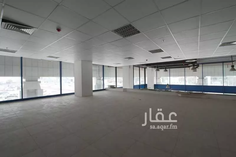 1650 sqm shop in Al Olaya 22