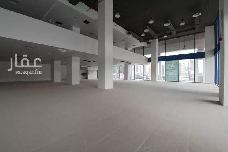 1650 sqm shop in Al Olaya 7