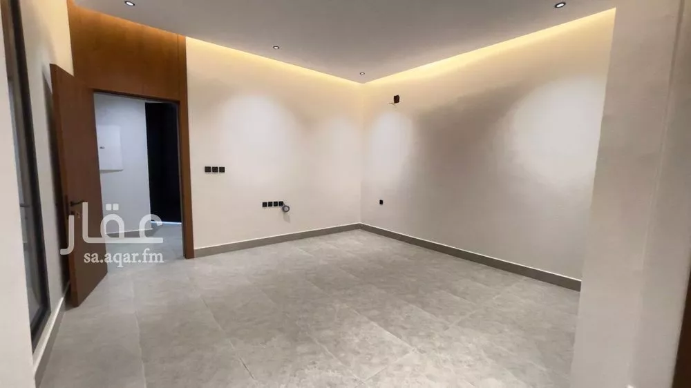 3 bedroom floor in Al Janadriyah 11