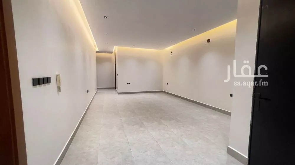 3 bedroom floor in Al Janadriyah 17