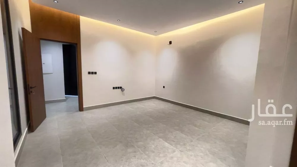 3 bedroom floor in Al Janadriyah 18