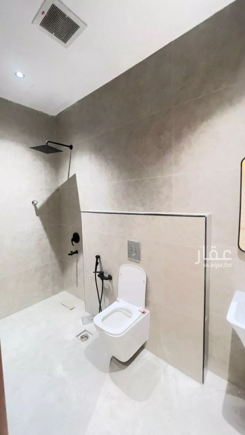 3 bedroom floor in Al Janadriyah 6
