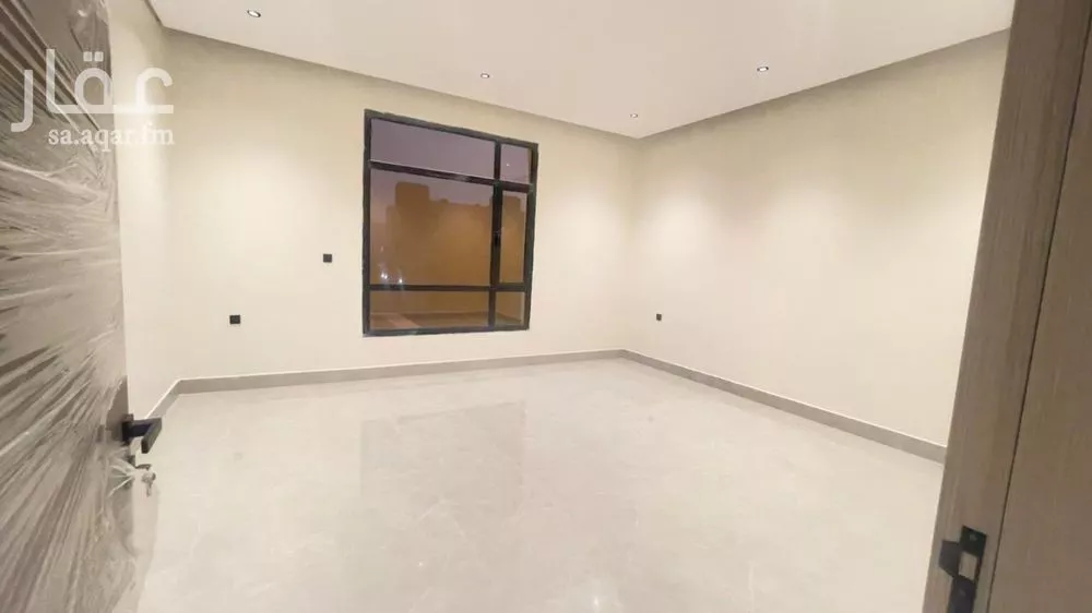 3 bedroom floor in Al Janadriyah 15