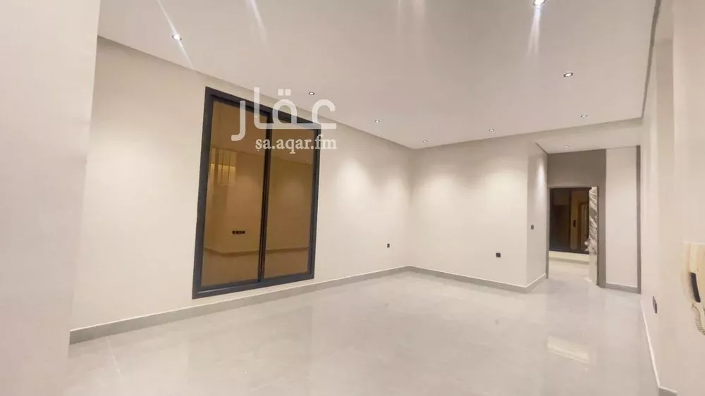 3 bedroom floor in Al Janadriyah 10