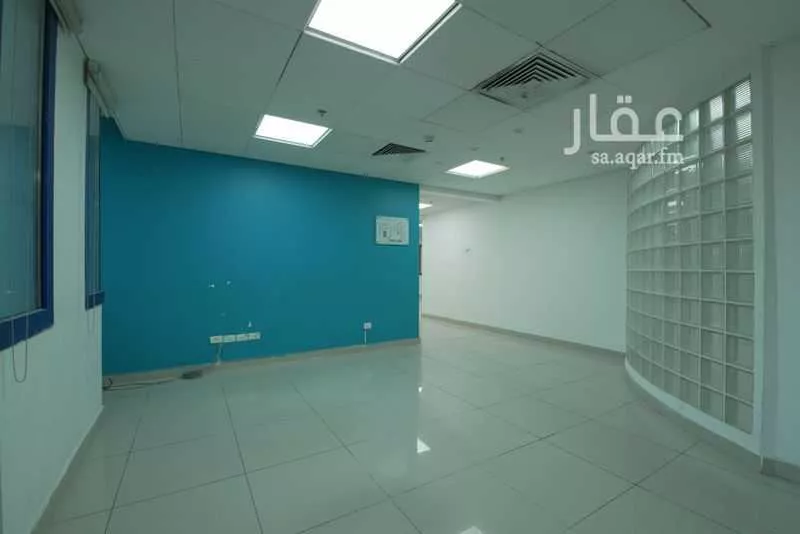 650 sqm office in Al Olaya 11