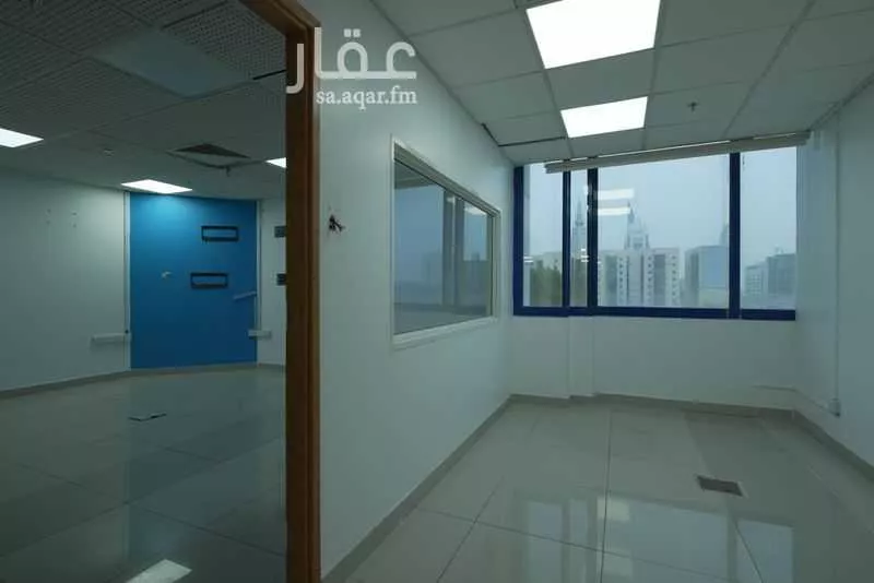 650 sqm office in Al Olaya 14