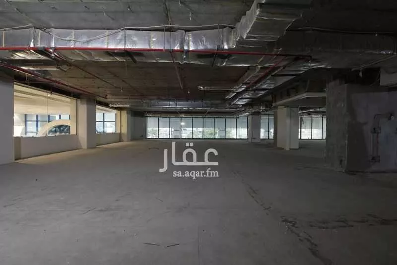 650 sqm office in Al Olaya 17