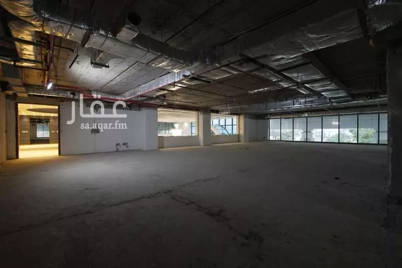 650 sqm office in Al Olaya 18