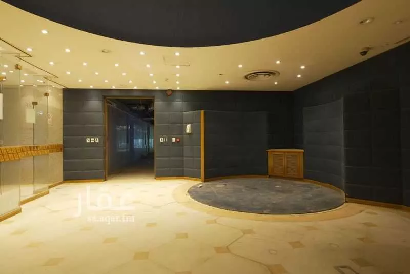 650 sqm office in Al Olaya 27