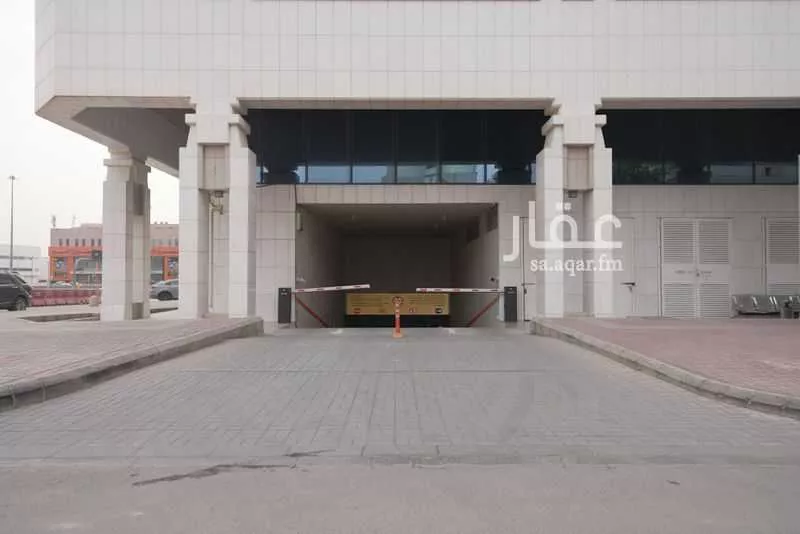 650 sqm office in Al Olaya 28