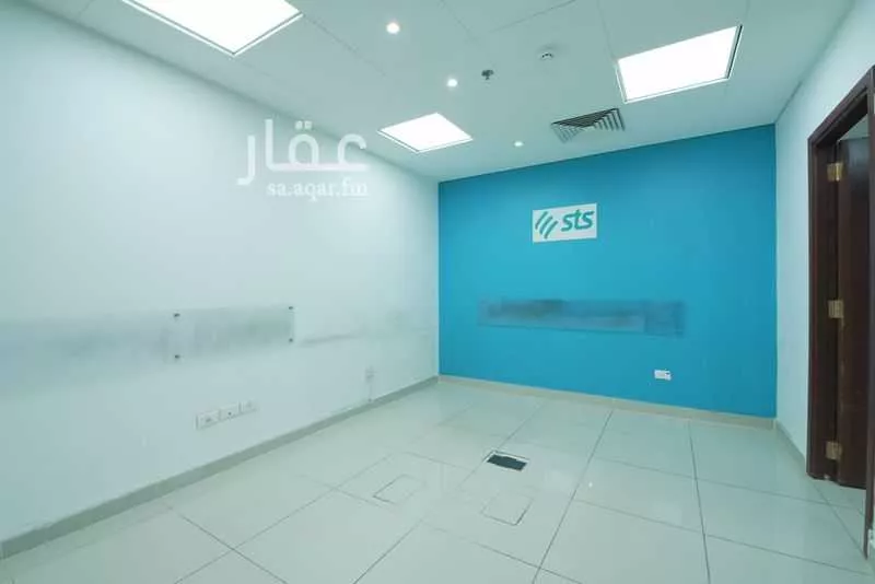 650 sqm office in Al Olaya 10