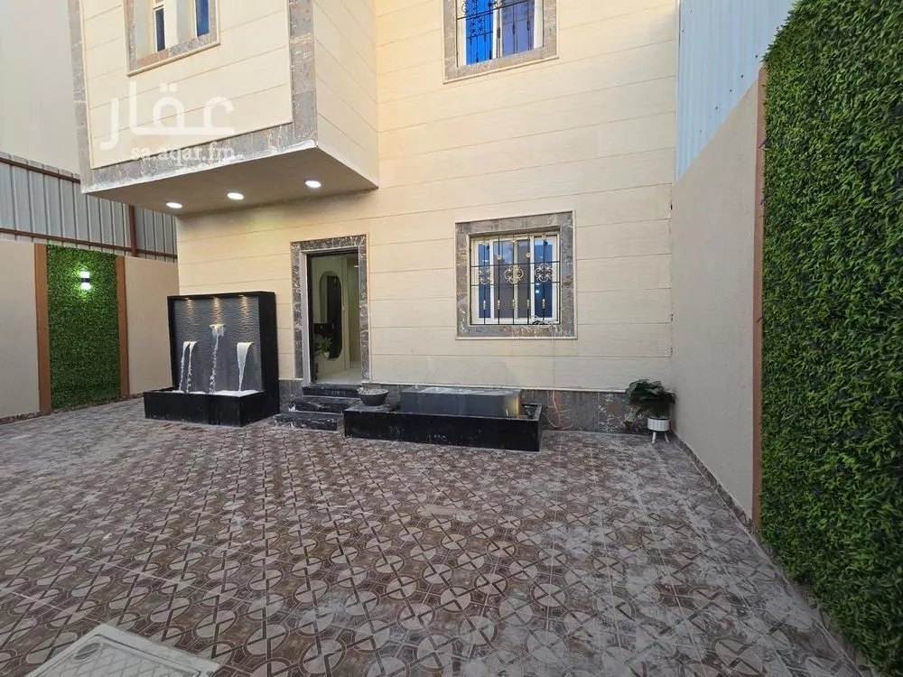 فيلا 6 غرف في ضاحية الملك فهد 1