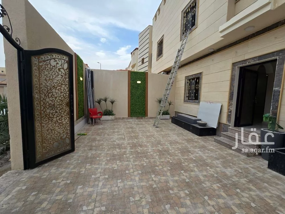 فيلا 8 غرف في ضاحية الملك فهد 1