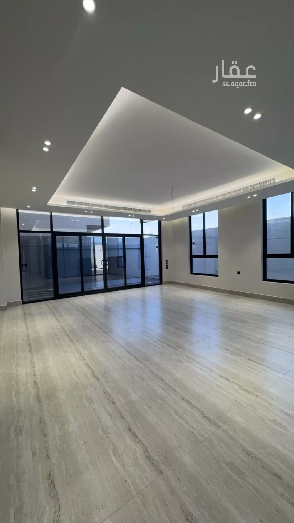 فيلا 5 غرف في الصدفة 3