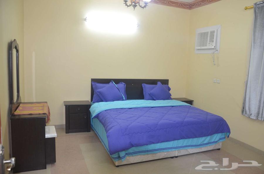 شقة  في العزيزية 1