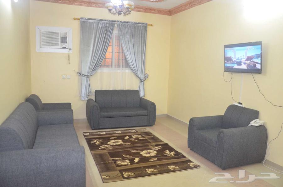 شقة  في العزيزية 2