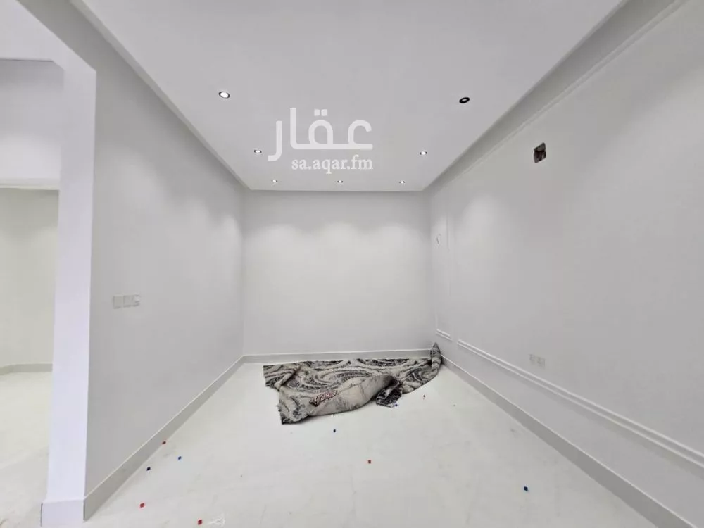 6 bedroom villa in Al Uraija Al Gharbiyah 3