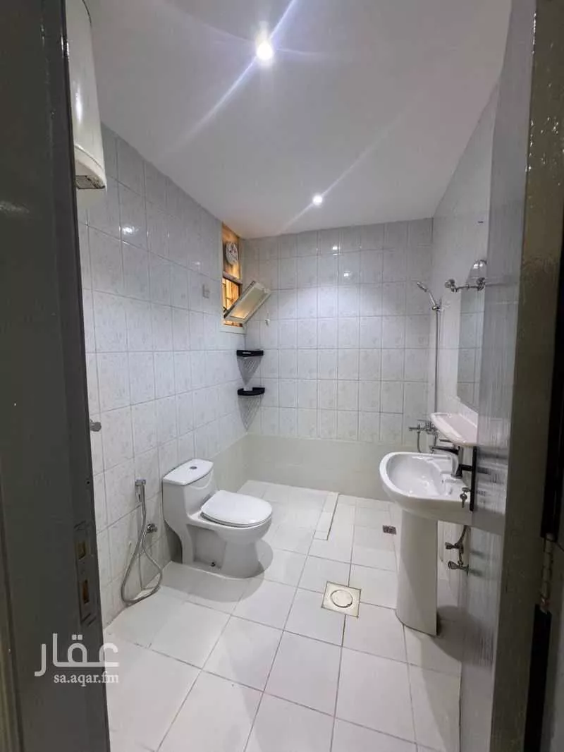 3 bedroom floor in Al Rawdah 9