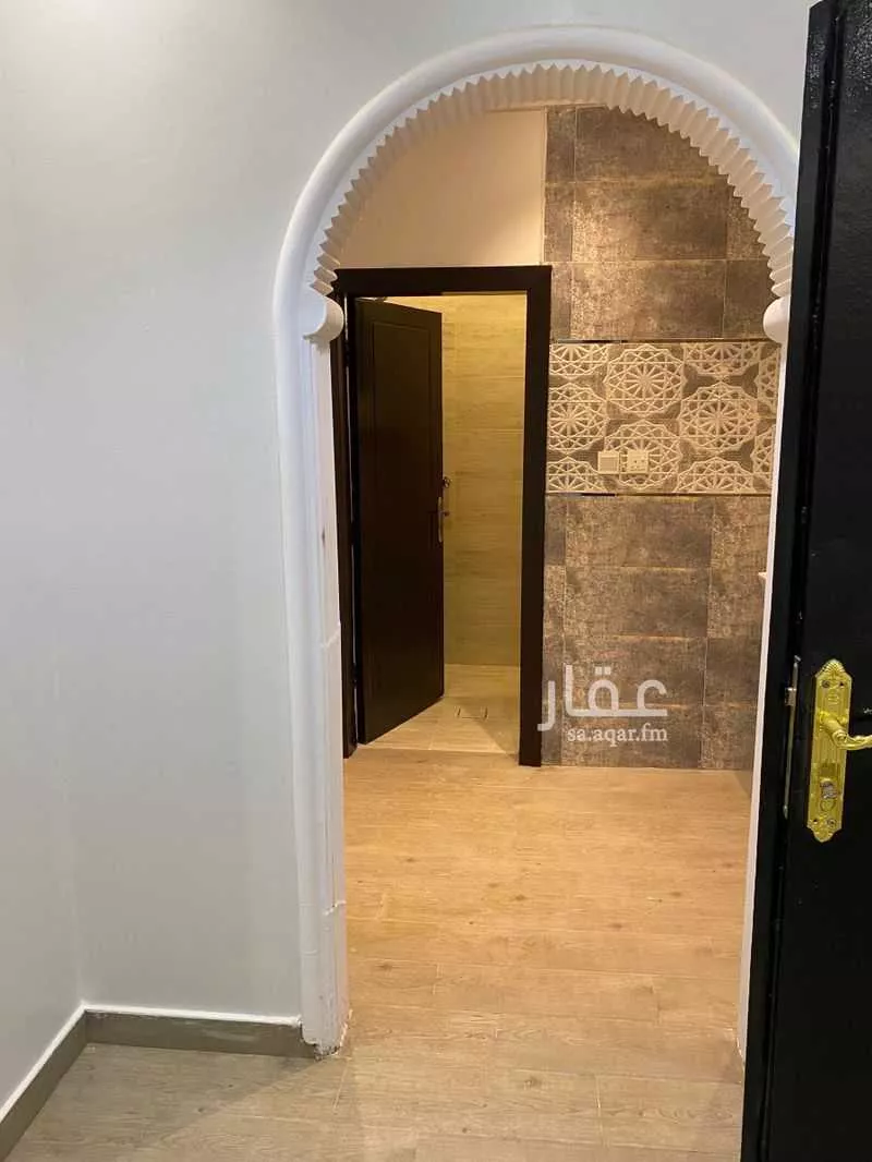 5 bedroom floor in Al Khaleej 2