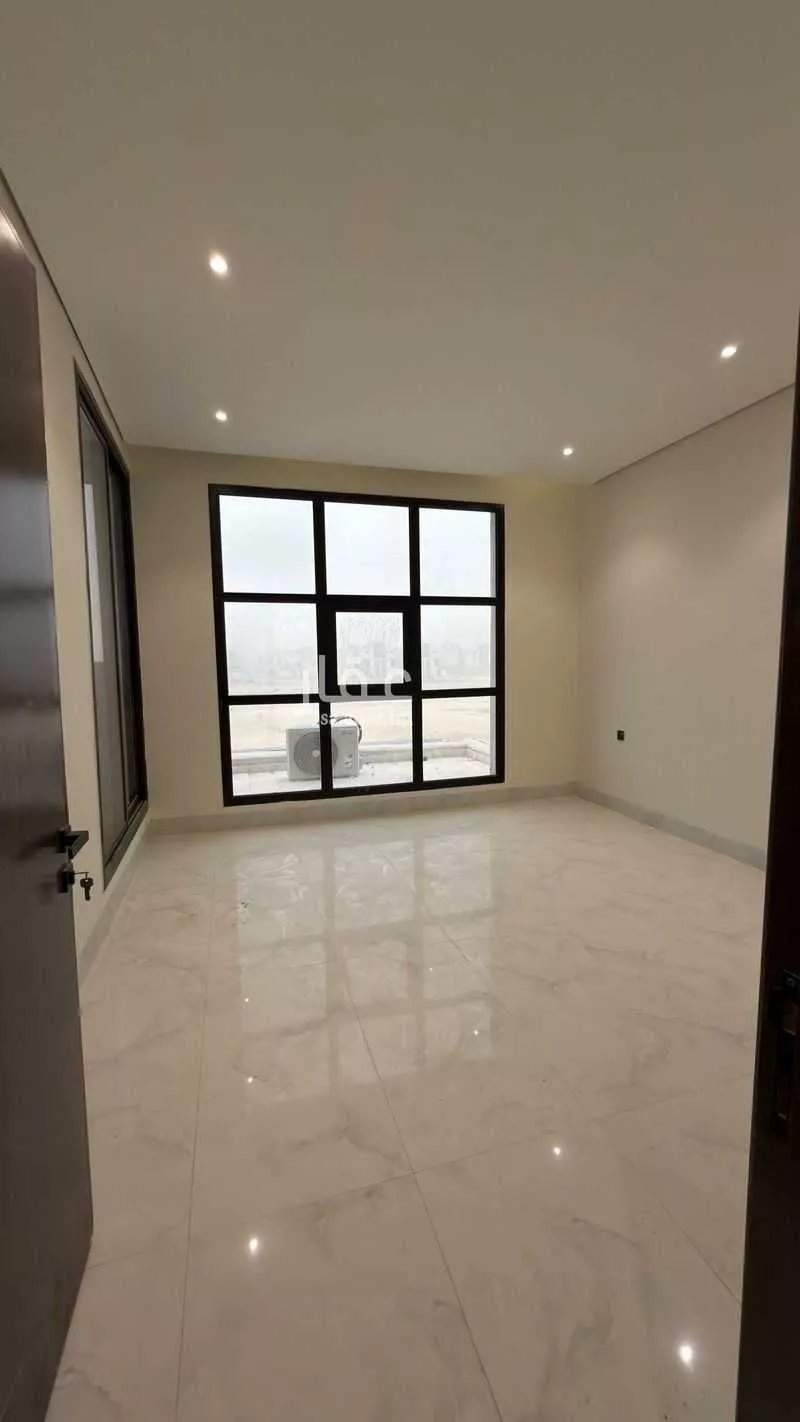 5 bedroom floor in Al Janadriyah 2