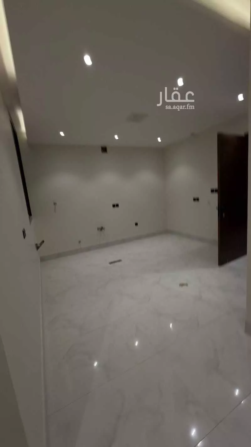 5 bedroom floor in Al Janadriyah 3