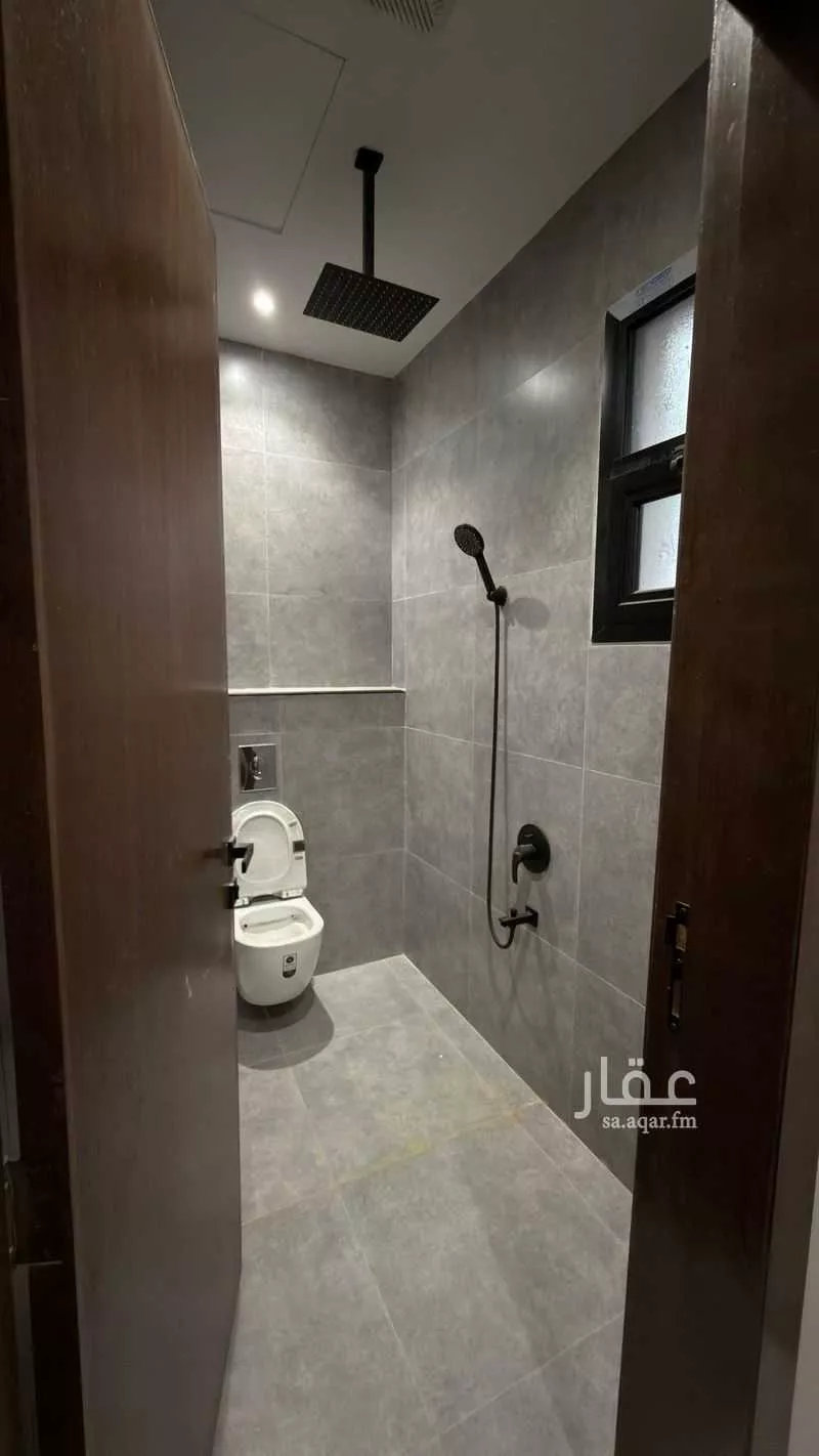 5 bedroom floor in Al Janadriyah 5