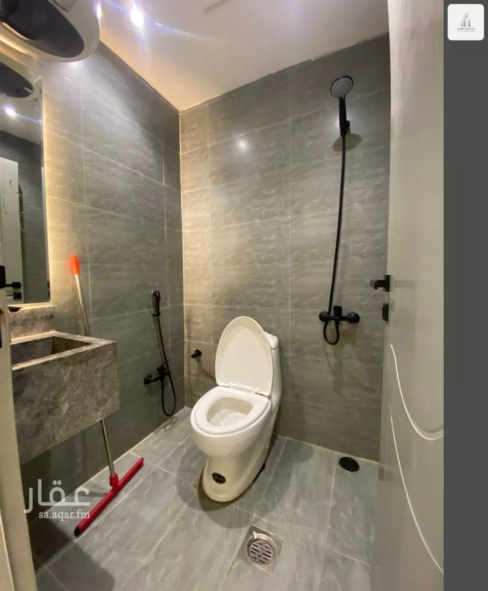 1 bedroom apartment in As Suwaidi Al Gharabi 4