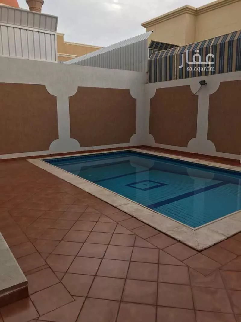 فيلا 5 غرف في الورود 3