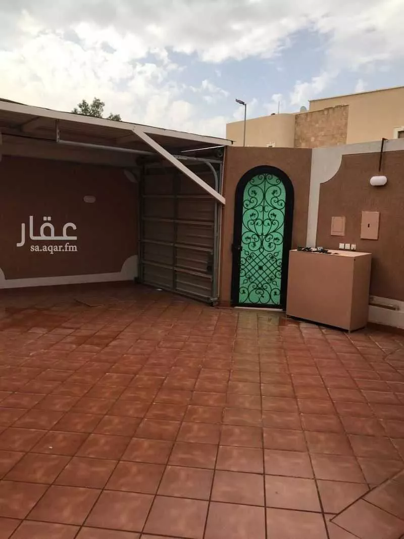 فيلا 5 غرف في الورود 5