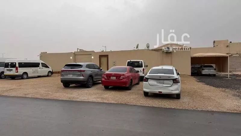 711 sqm land in Okaz 3