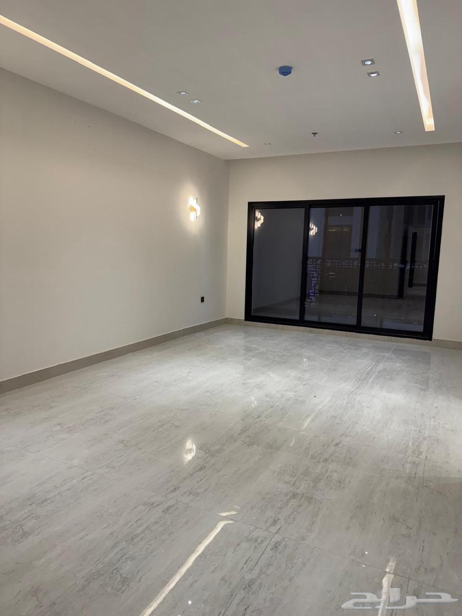 شقة 4 غرف في السيف 5
