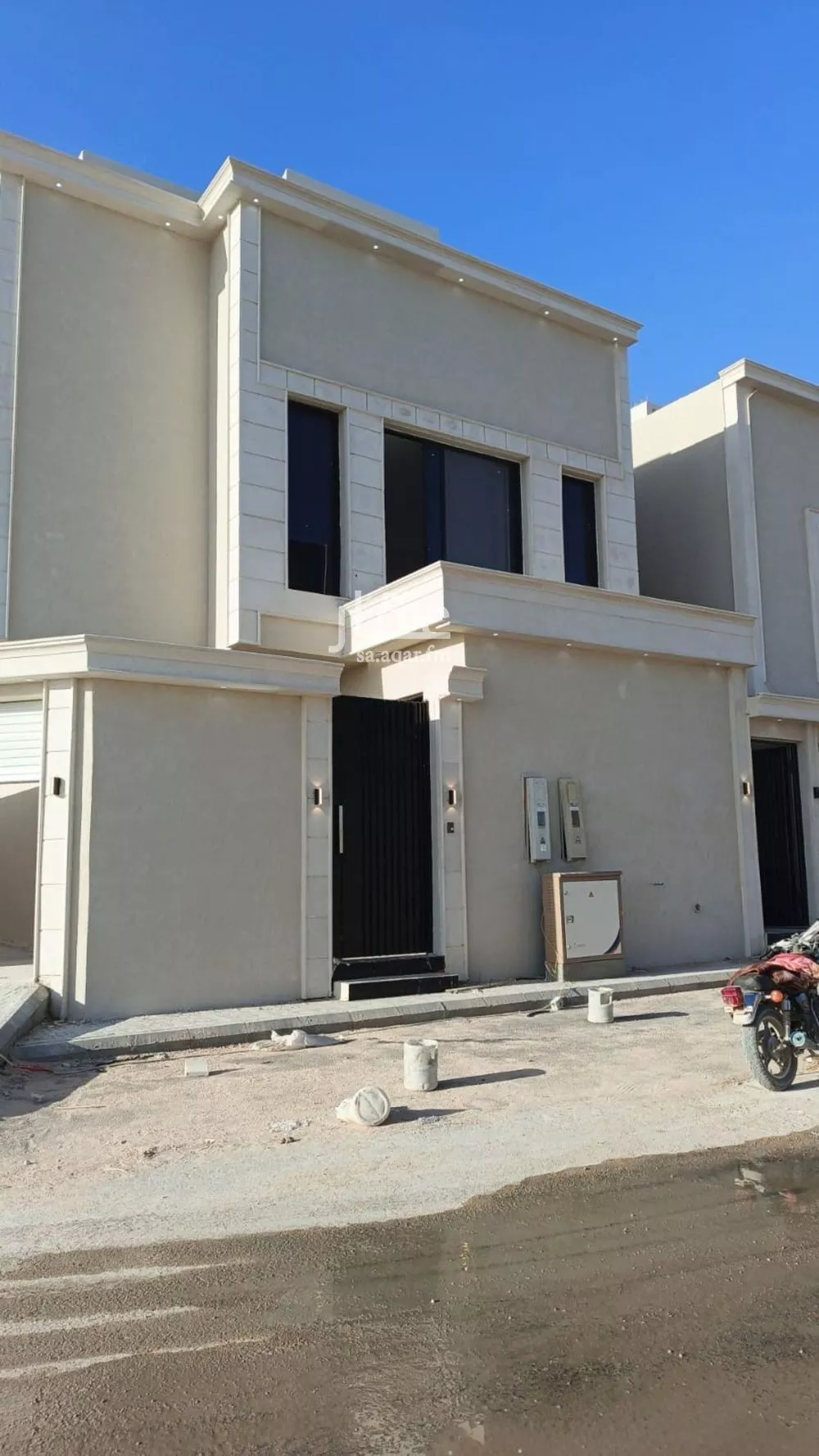5 bedroom villa in Al Janadriyah