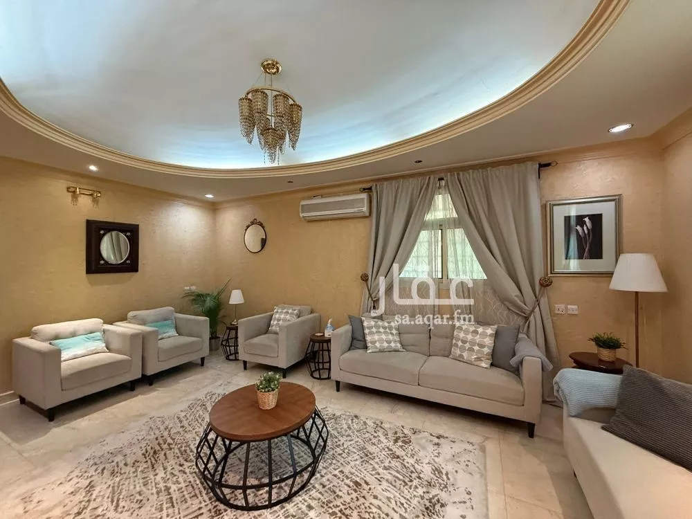 8 bedroom villa in Al Wadi 2