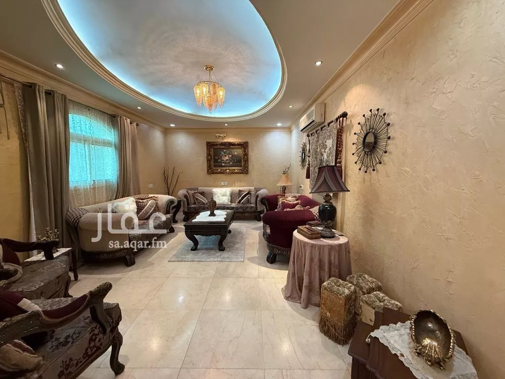 8 bedroom villa in Al Wadi 3