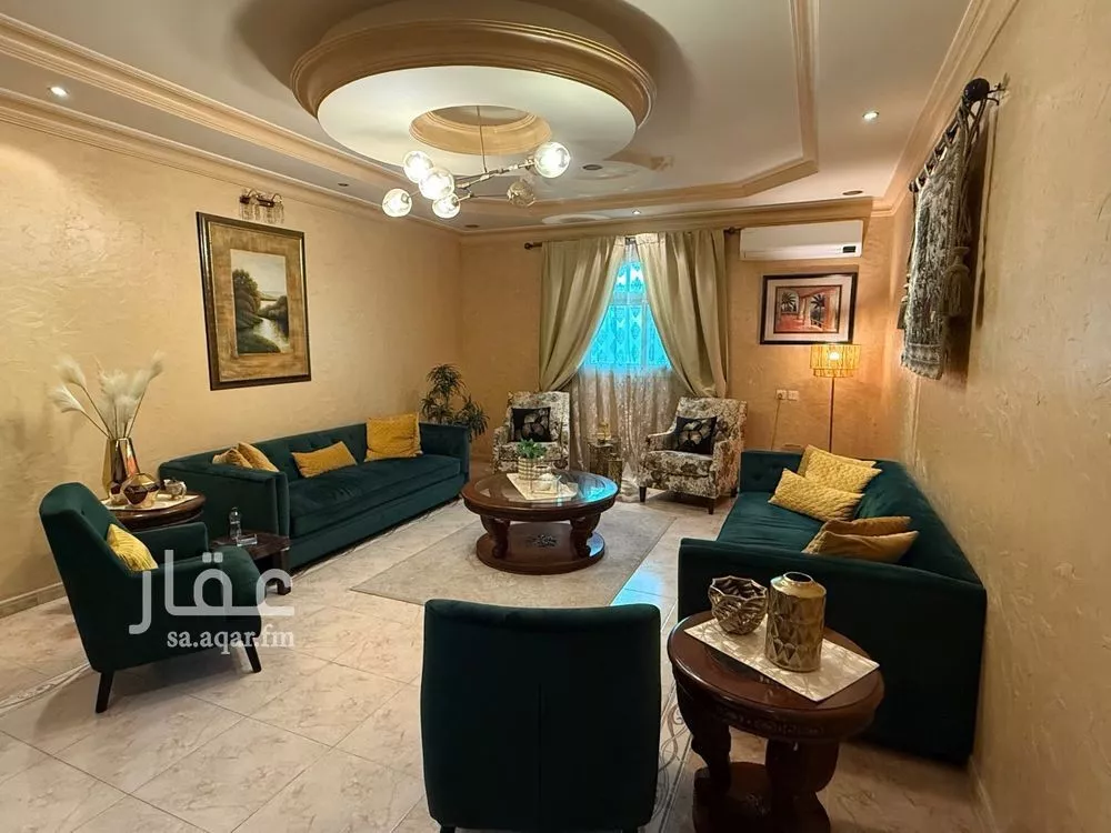 فيلا 8 غرف في الوادي 8
