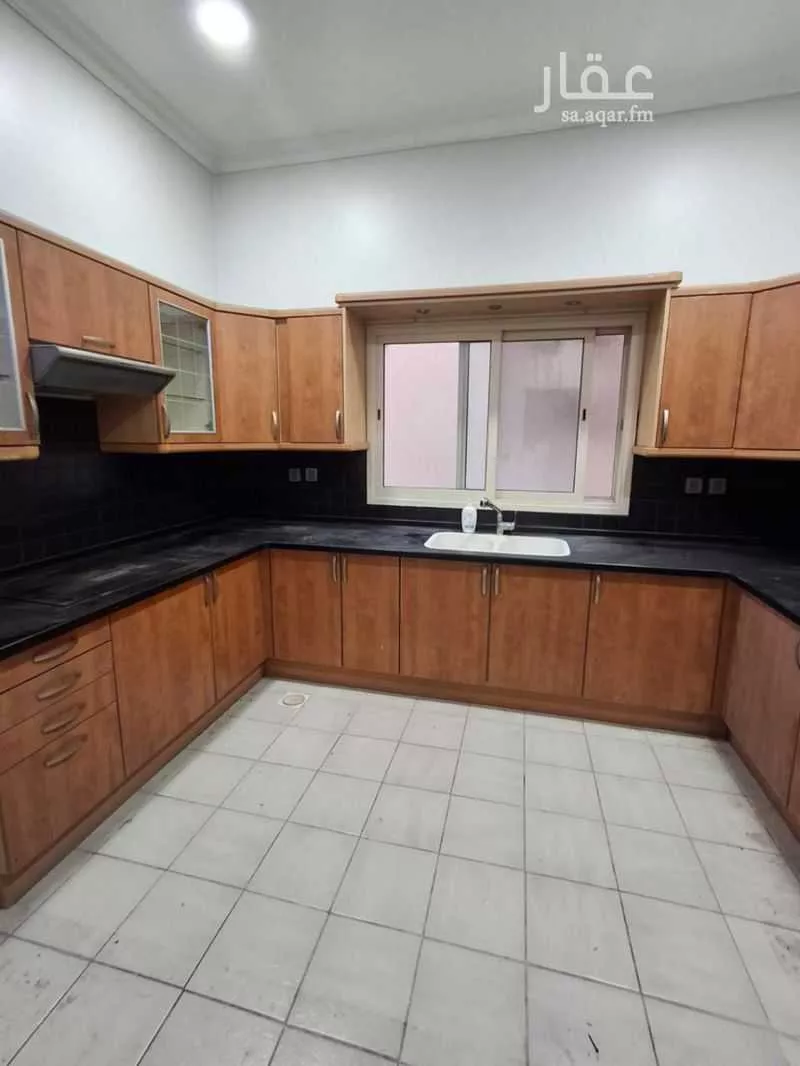 8 bedroom villa in Al Khuzama, Eastern Province 12