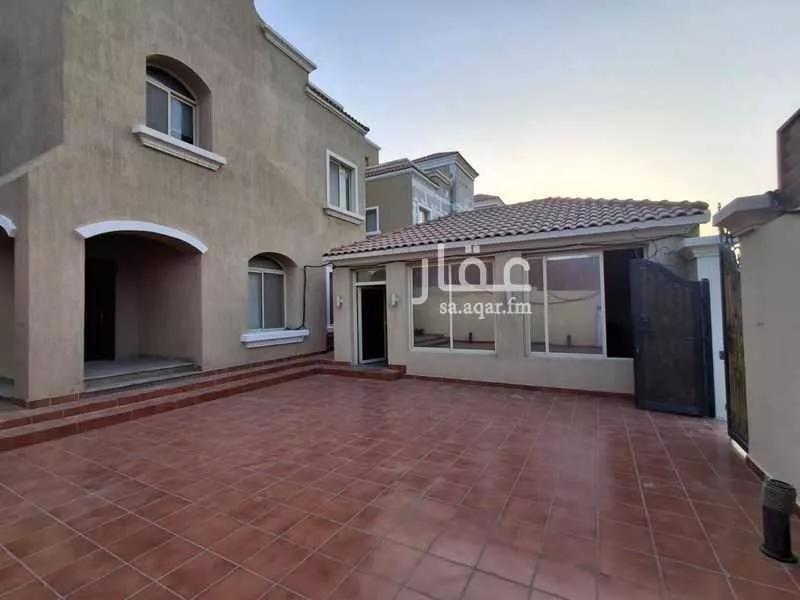 8 bedroom villa in Al Khuzama 3