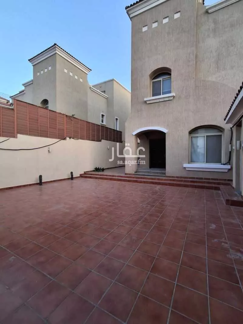 8 bedroom villa in Al Khuzama 4