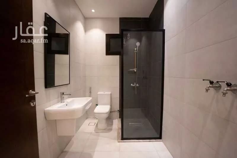 8 bedroom villa in Al Rahmaniyyah 1