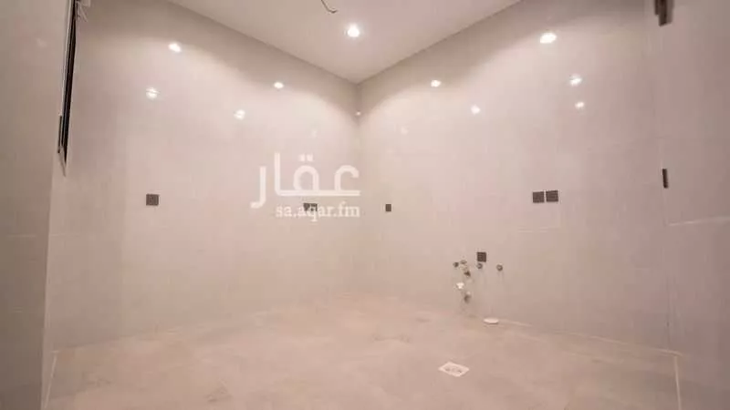8 bedroom villa in Al Rahmaniyyah 3