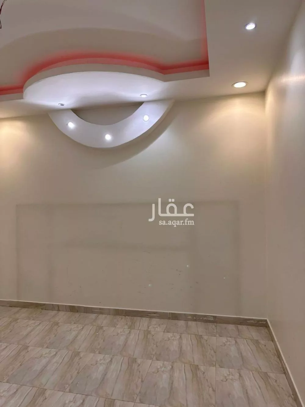 شقة 3 غرف في الرمال 4